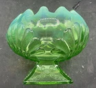 SCARCE COLOR VINTAGE GREEN OPALESCENT JEFFERSON SHELL & DOTS ROSE BOWL
