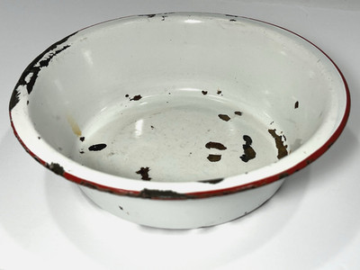 Porcelain Enamelware Bowl Basin Vintage White Red Rim Farmhouse Pan Dish MCM