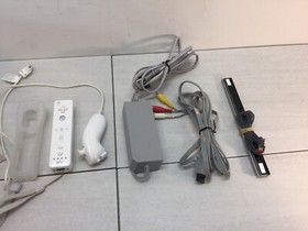 Nintendo Wii Game Console RVL-001 Bundle, USA Version, White