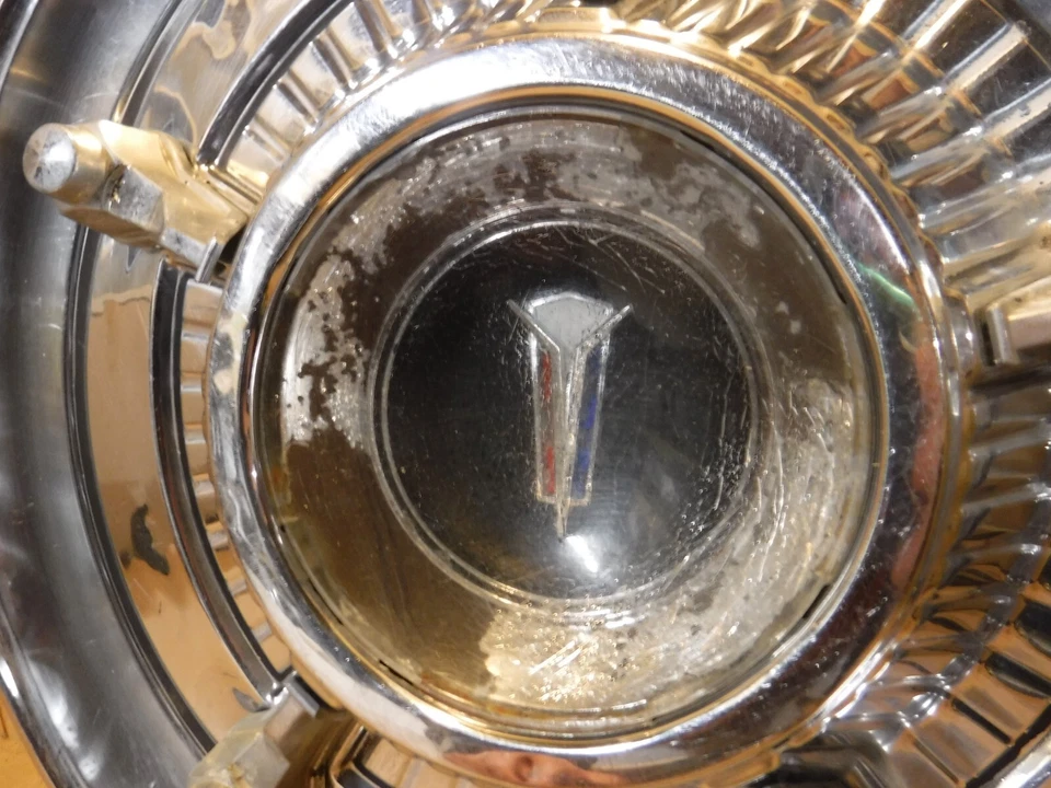 Plymouth Fury I, II, III 1966, Sport Fury 14" tipo 5 tacos tapacubos Foto 4 de 4