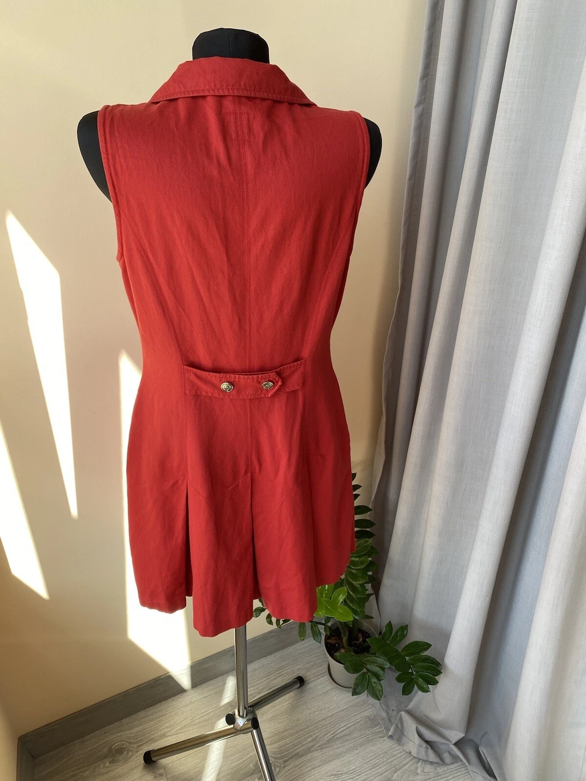 Abito vintage anni '90 MOSCHINO JEANS rosso con bottoni in pizzo