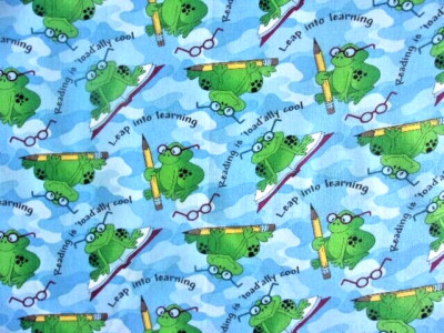 FROGS LEAP INTO LEARNING SCHOOL VINTAGE 2006 NEW COTTON FABRIC 31'' X 44''