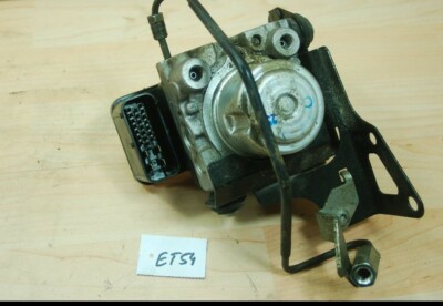 Triumph Sprint ST 1050 05-06 ABS Pumpe et54