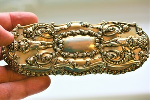 ORNATE GILT SILVER TIFFANY SPECTACLES CASE ETUI, FULLY HALLMARKED, DATED 1901