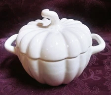 crofton pumpkin casserol with lid 4 1/2" tall x 6 1x2" wide