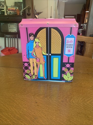 Vintage 1968 Mattel Barbie Fold-out Vinyl Family House (Doll House)
