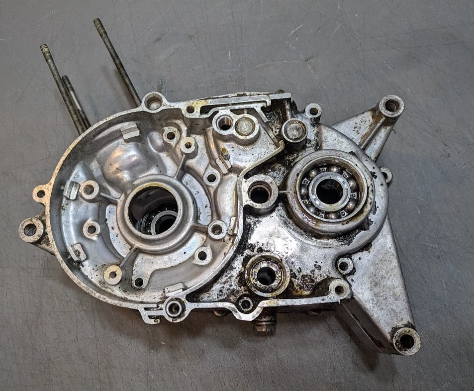 Juego de cárter izquierdo derecho Yamaha GT80 GTMX cárter motor Foto 2 de 4