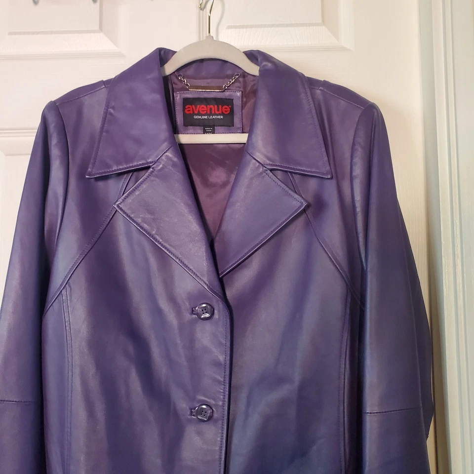 Abrigo chaqueta de cuero para mujer Avenue púrpura con botones talla 14/16 con bolsillos Foto 2 de 4