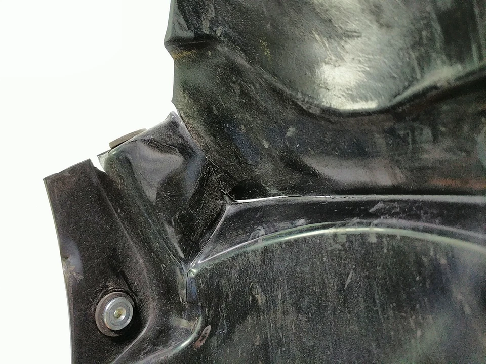 BMW F800 GT 2016 guardabarros de rueda trasera dañado TRSH DV Foto 4 de 4