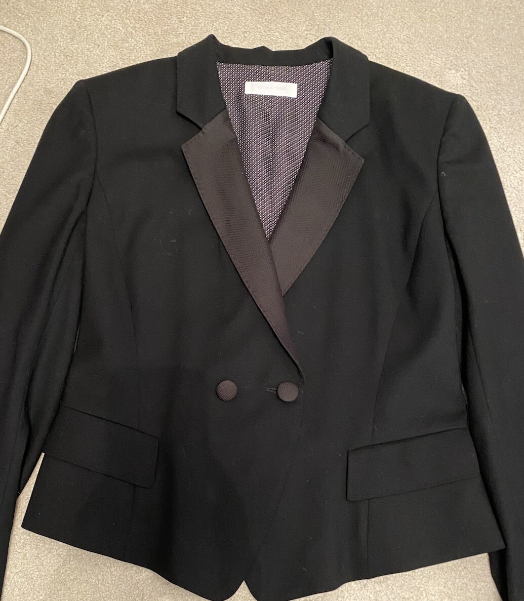 Picture 3 of 24