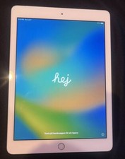 Apple iPad 5th Gen. 32GB, Wi-Fi  Cell Unlocked , 9.7in Silver Good Condition 