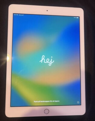 Apple iPad 5th Gen. 32GB, Wi-Fi + Cell (Unlocked), 9.7in Silver Good Condition!