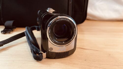 JVC Everio GZ-MG360BU 60GB HDD Camcorder Bundle - Picture 5 of 18