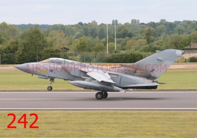 1 X PANAVIA TORNADO GR4 RAF PHOTOGRAPH 20