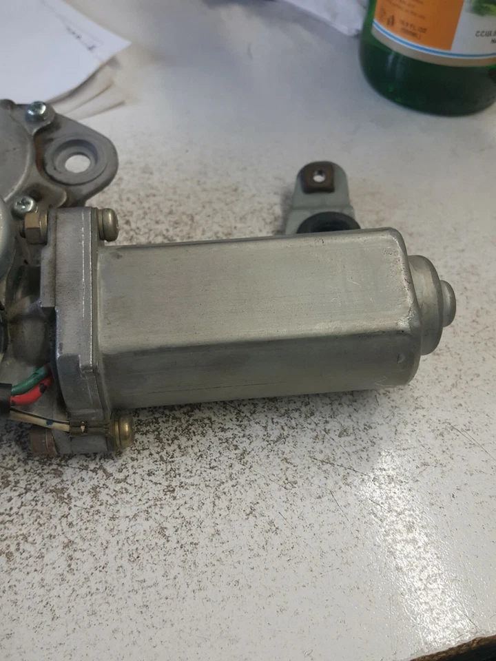 Motor techo corredizo Toyota Land Cruiser 91-97 OEM 85730-60011 Foto 4 de 4