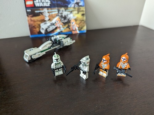 Retired (2011) LEGO Star Wars The Clone Wars set 7913 Clone Trooper