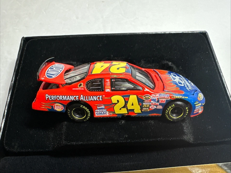 2005 Action RCCA Elite 1/64 Jeff Gordon DuPont Performance Alliance Monte Carlo - Image 4 of 4