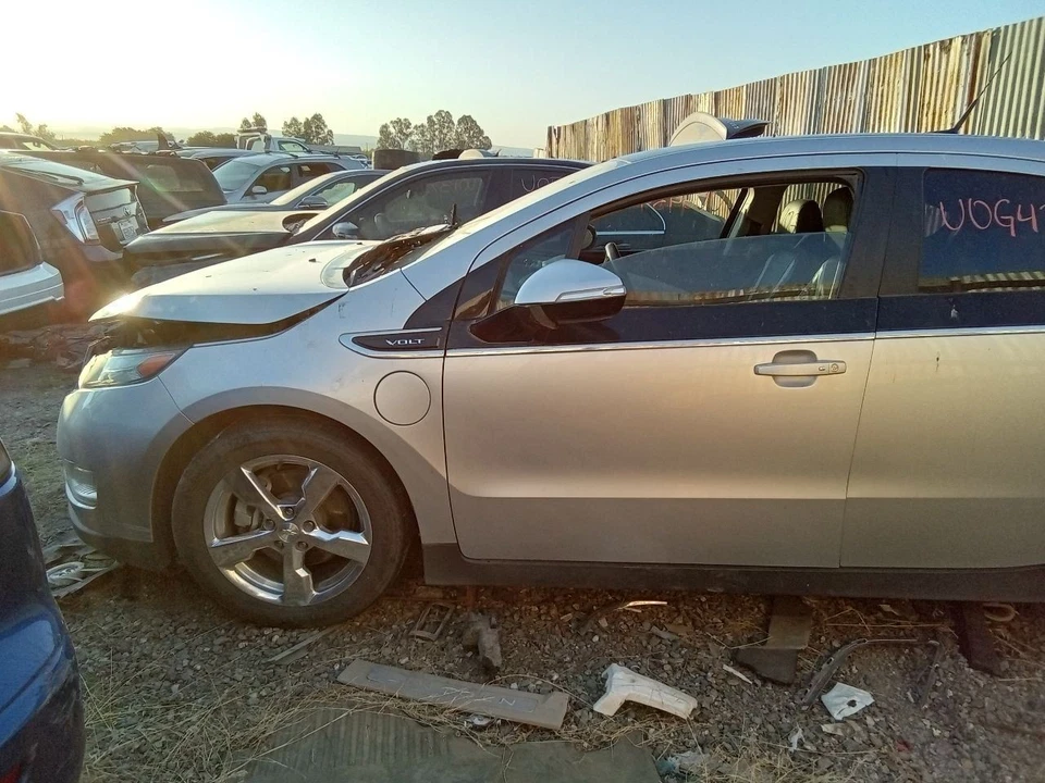 Engine ECM Hybrid-electric Drive Motor Control Fits 11-15 VOLT 30433041 - Image 4 of 4