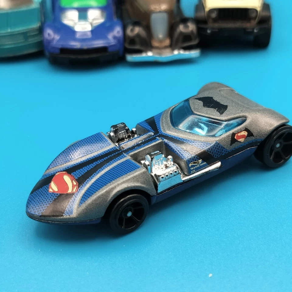 Diecast Car 1:64 Mix Lot of 5 Police Superman Batman Truck Jeep Rubicon - Image 4 of 4