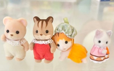 Sylvanian Families 4 Baby Figures Latene Cat Maple Nut Squirrel Walnut Set