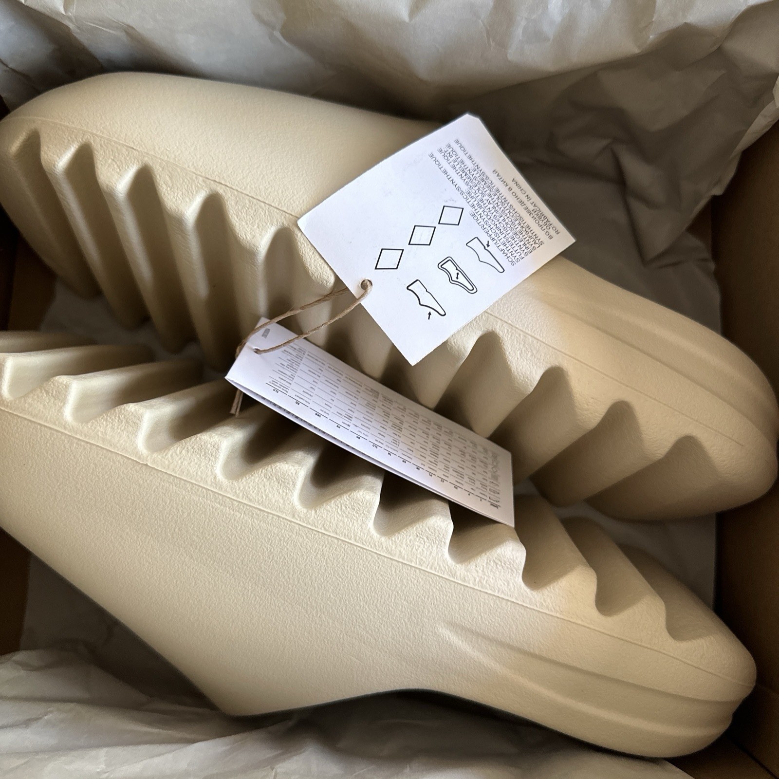 adidas Yeezy Slide-Bone Men's FZ5897 Size 13 thumbnail 2