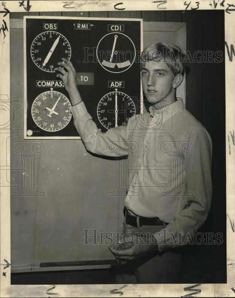 1969 Press Photo Mark Smith,16-yeard-old taking flying lessons - noc60759