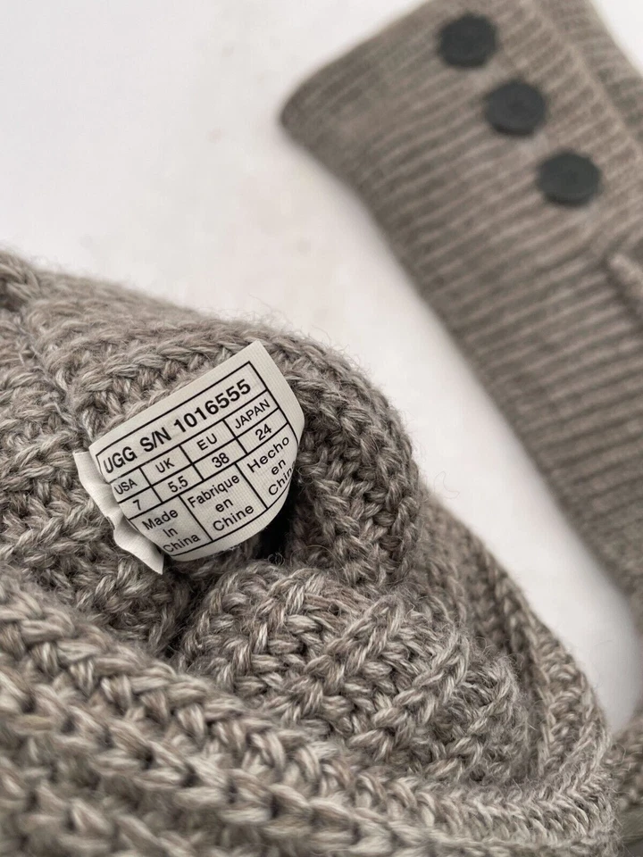 UGG Australia Classic Cardy Boot Women's Sz 7 Gray Knit Knee High Round Toe - Image 3 of 3