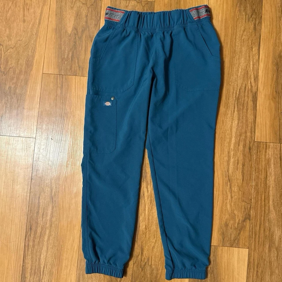 Conjunto de Top Médico y Pantalones Blue Dickies, Talla Pequeña para Mujer’s Foto 2 de 4