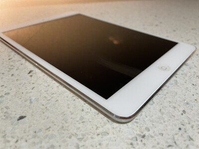 Apple iPad mini 1st Gen. 32GB, Wi-Fi, 7.9in White/Silver, Pl Check