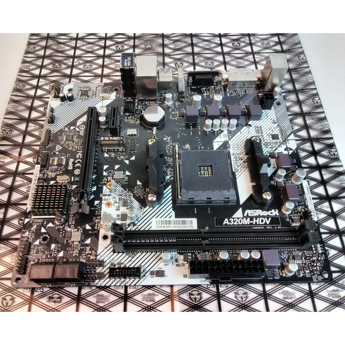 ASRock A320M-HDV +Ryzen 5 2600 + 16GB DDR4 3200MHz + GTX 980 +