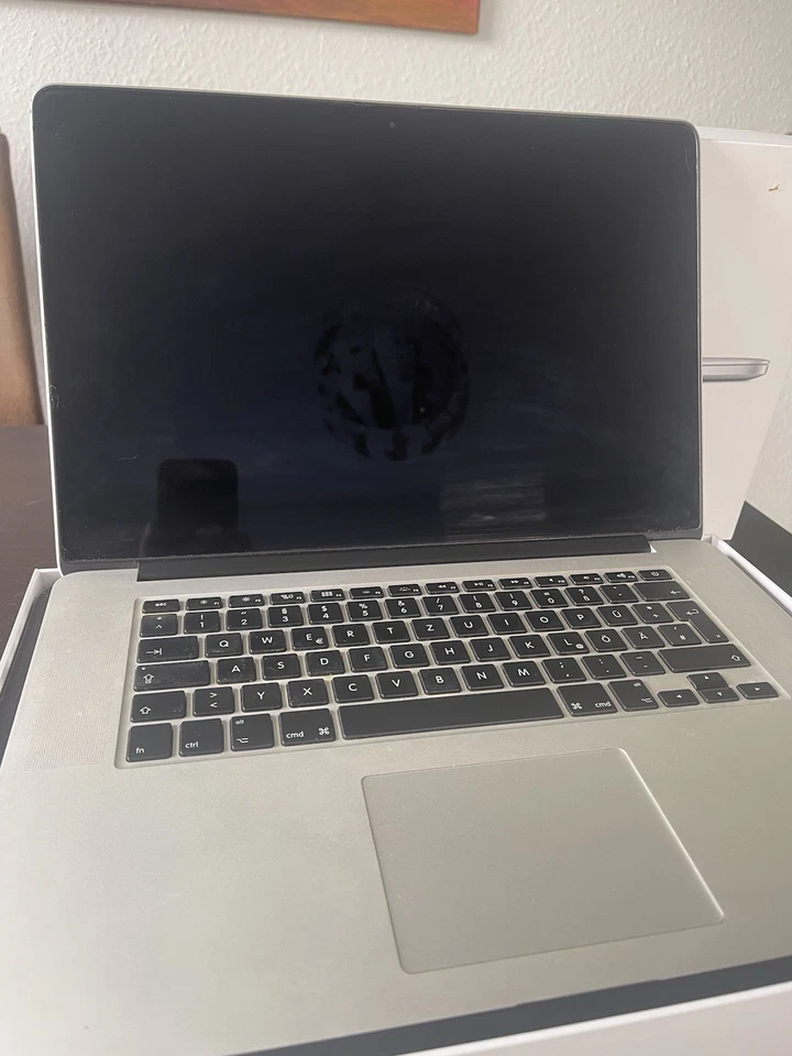 Apple MacBook Pro Retina 15,4 Zoll, 256 GB SSD, Intel Core i7 2,0 GHz - Bild 4 von 4