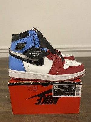 Size 6 - Jordan 1 Retro OG High Fearless UNC Chicago