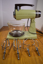 Vtg Avocado Green Sunbeam Mixmaster 12 Speed Stand Mixer 4 Beaters 1 Bowl WORKS