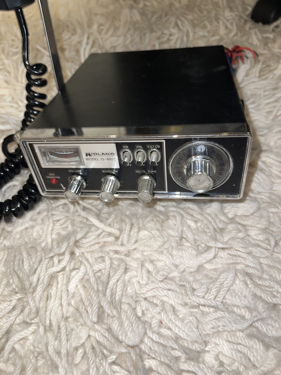 Vintage 1976 Midland 13-882c Japan 23 Channel CB Radio Lights Up