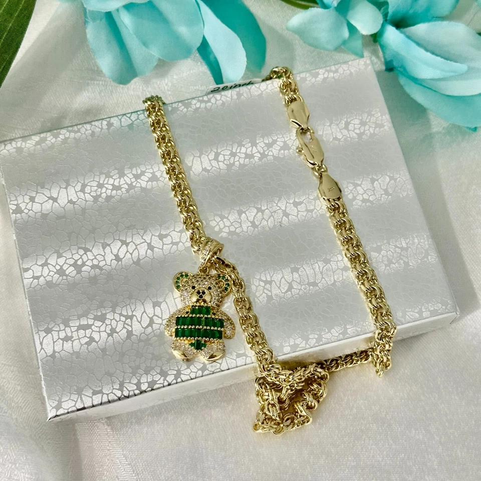 Collar de cadena colgante de oso de peluche verde chapado en oro de 18 quilates para mujer 20' oro laminado Foto 2 de 4