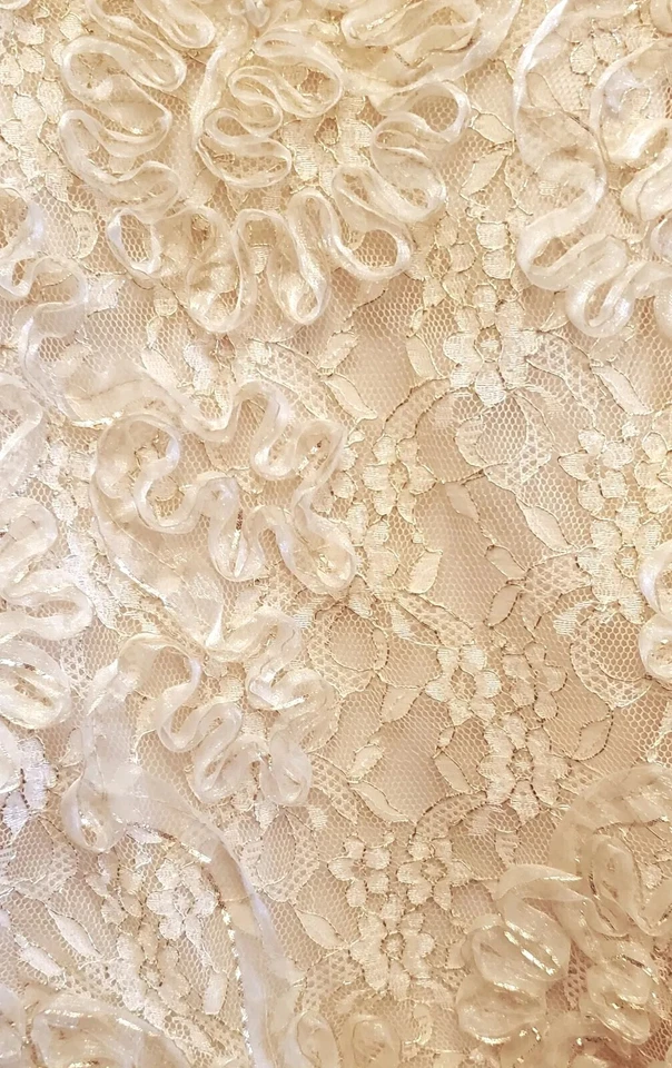 VESTIDO DE NOVIA PEQUEÑO 2/4 Slim Marfil Seda y Encaje con Hilo Dorado + Guantes Sin Defecto Foto 3 de 4