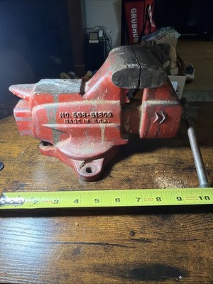 ** Vintage - CRAFTSMAN = RED VISE - Number 506.51800 - USA - weighs 17 pounds