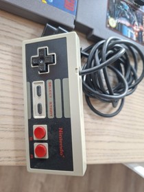 Nintendo Nes Console 22 Games 2 Controllers Nes Advantage Controller And Zapper.