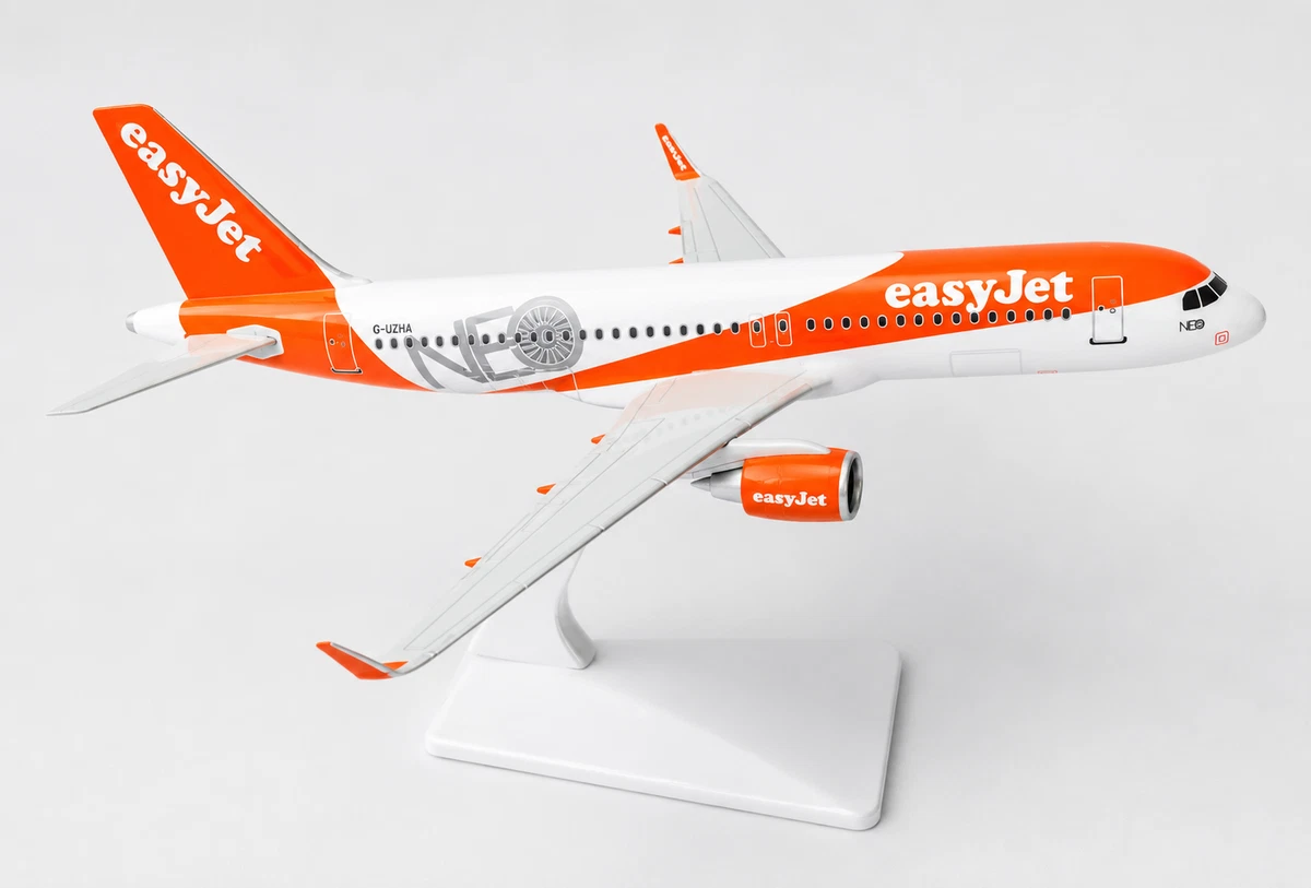 EasyJet Airbus A320NEO PPC Models 1:200 G-UZHA Plastic Toy