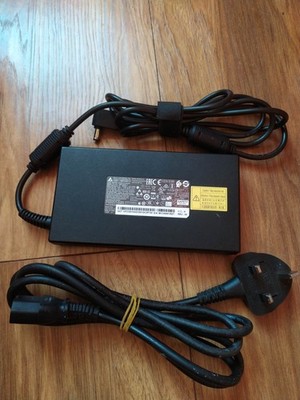 Original Acer Predator Triton 500 SE PT516-52s Ladegerät 11,8A 230W Netzteil 