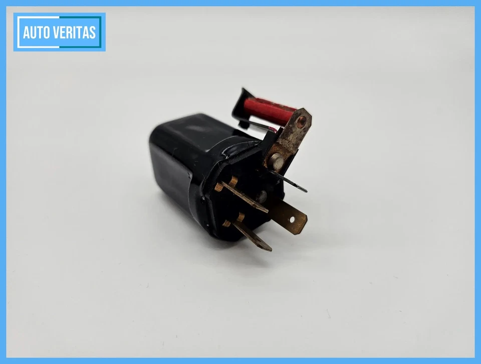 Original Bosch Relay (closer) with fuse for classic car 0 332 009 005 - Image 3 of 4