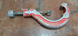 REED TC4Q Screw Feed Pipe Cutter, 1 7/8" to 4 1/2" OD Capacity