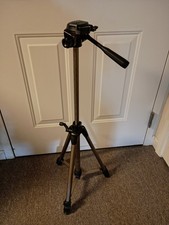 CAMERA TRIPOD - DYNEX - DIGITAL SERIES - ALL PURPOSE TRIPOD - IN BOX