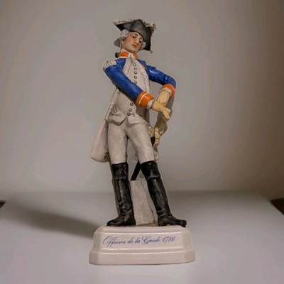 Vintage Goebel ''Officier de la Garde 1786'' 1968 issue, 8'' tall,  LF7