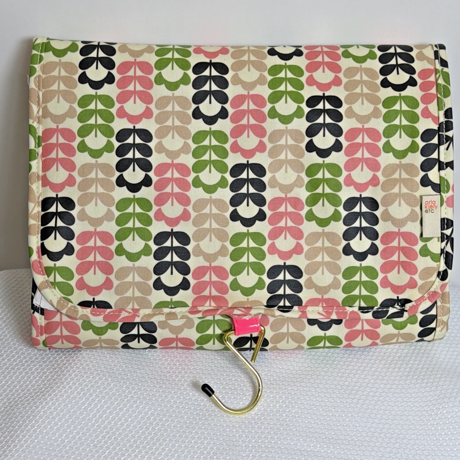 Orla Kiely etc. Floral Stem Hanging Magnetic Organizer Travel Bag 3 Pockets NWOT