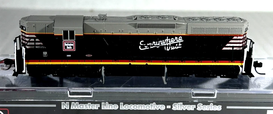 ATLAS N SCALE EMD SD-7 LOCOMOTIVE CHICAGO, BURLINGTON & QUINCY 40005307 - Image 4 of 4