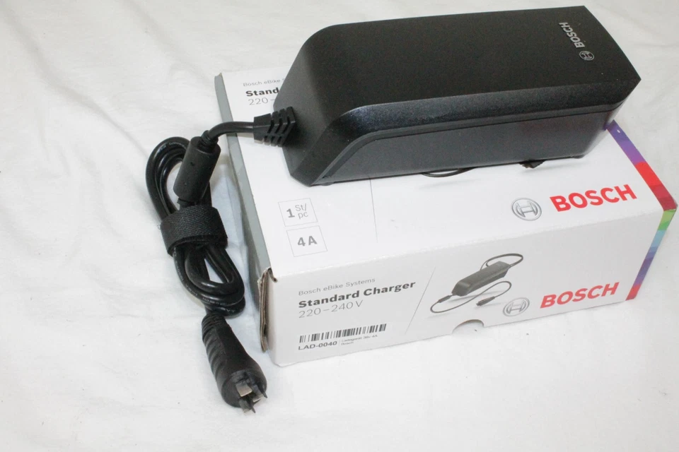 Bosch Ladegerät 4 A  Charger Active und Perf. Line mit Netz 140 cm No Smart S. - Bild 2 von 3