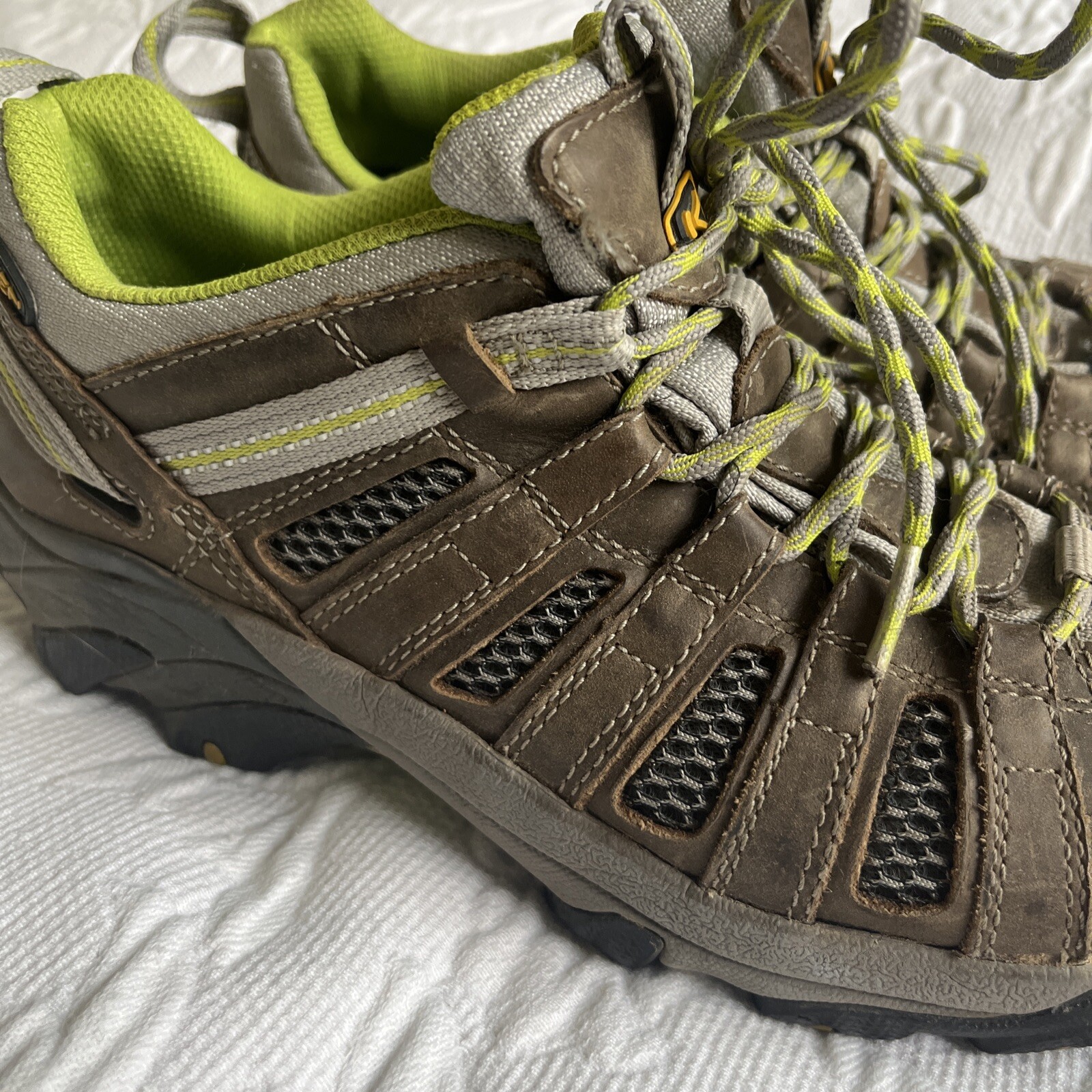 Scarpe da trekking da donna Keen Voyageur 1010141 verdi marroni in pelle taglia 9