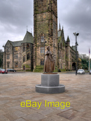 Foto 6x4 Gracie Fields Statue Rochdale Town Hall Square The life-size s c2017