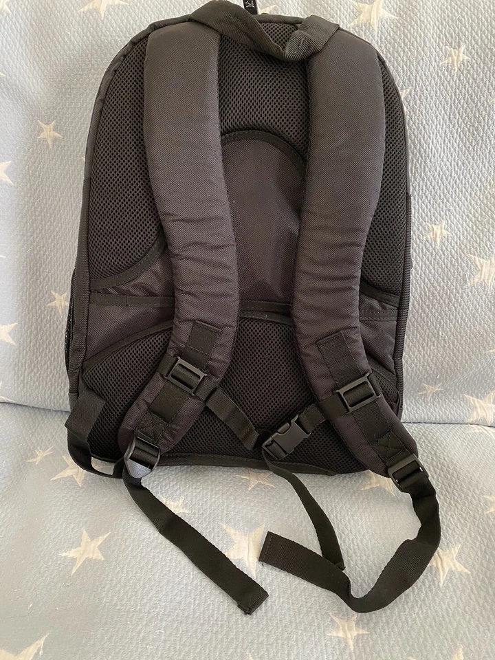 USED Targus Revolution Check Point Black Backpack TEB005US - VGC! - Image 4 of 4